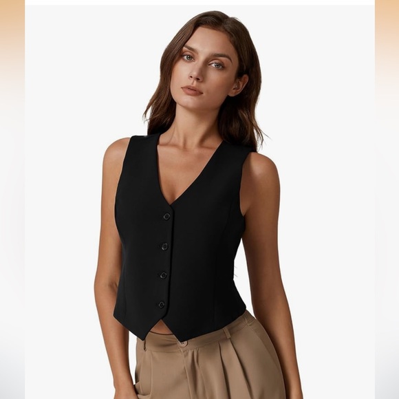 Tops - Womens V Neck Vest Top Sleeveless Button Down Fully Lined Solid Going Out NWT S